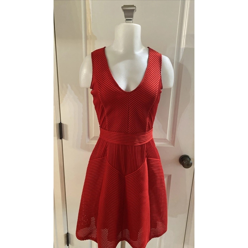 Reiss Jade Fit & Flare Pleated Back Dress Size 4‎ Sleeveless Lined Classic